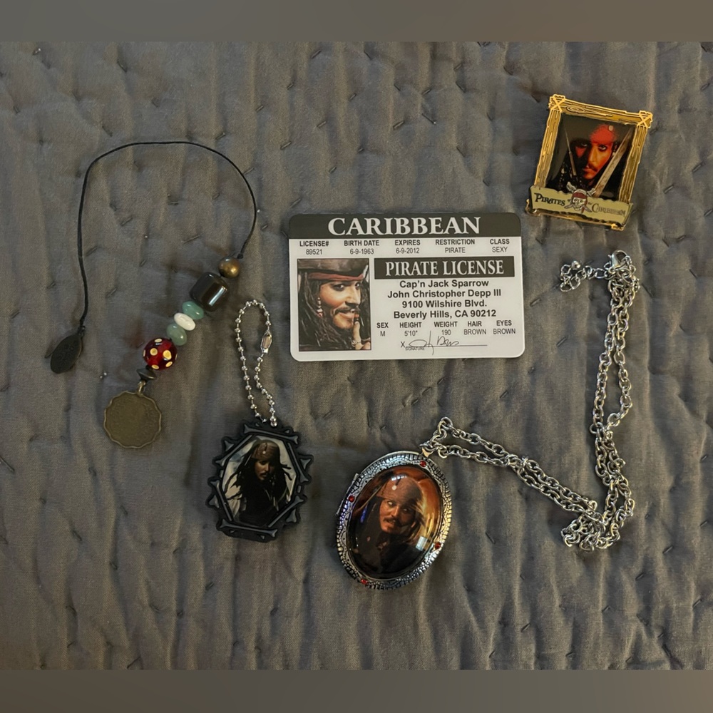 Disney Pirates of the Caribbean bundle necklace trading pin ID card keychain